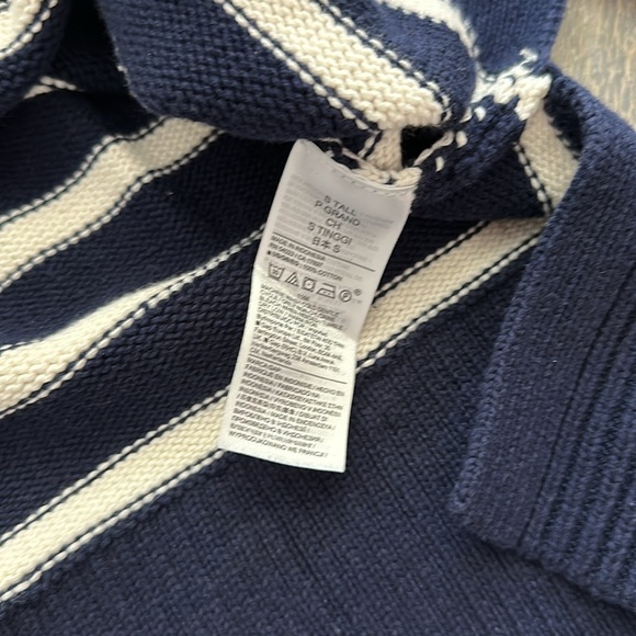 NWOT Gap split hem sweater - Picture 5 of 5